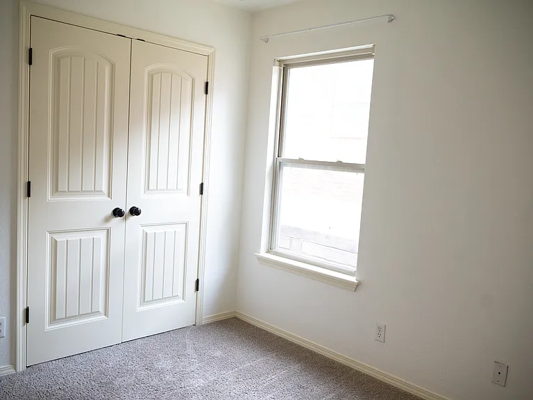 8328 S Gardenia Ave — Photo 30