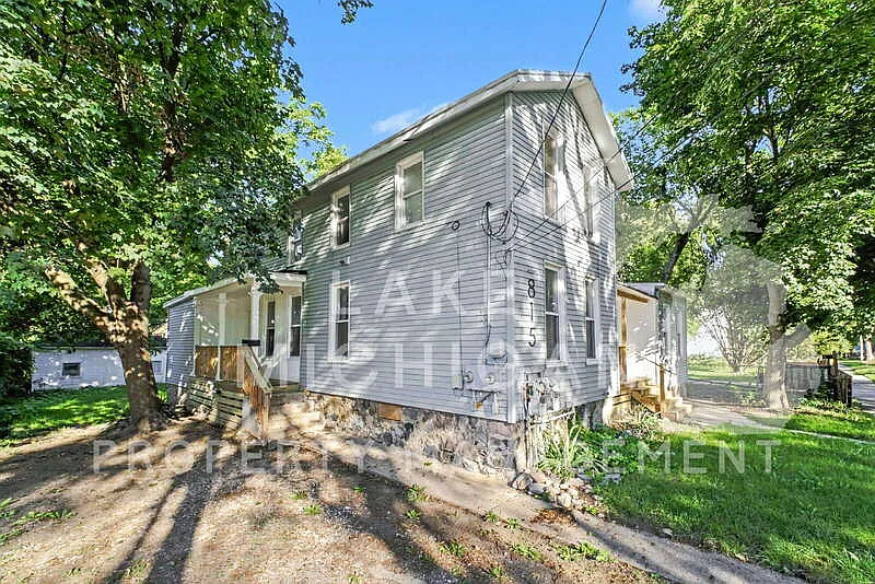 2 bed, 1.0 bath, 800 sqft, $1,595 — Photo 1