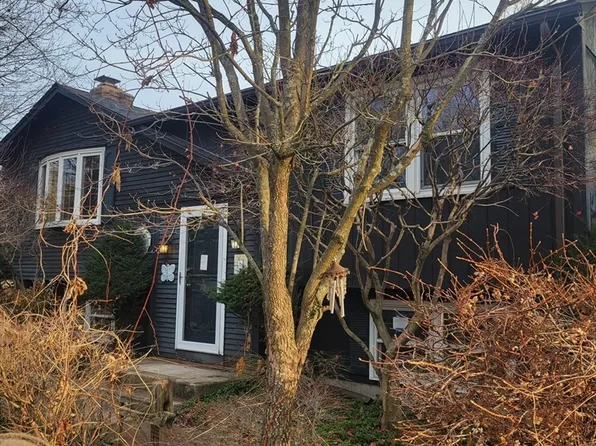 74 White Fox Rd, Feeding Hills, MA 01030