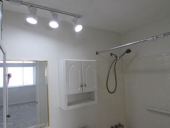 5th image of 103 Casa Bella Ct #103
