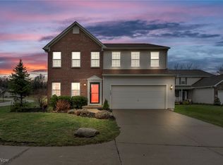 4393 Stoneledge Dr, Richmond Heights, OH 44143