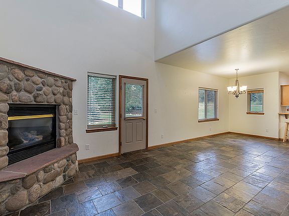 3rd image of 3033 Chinook Ln