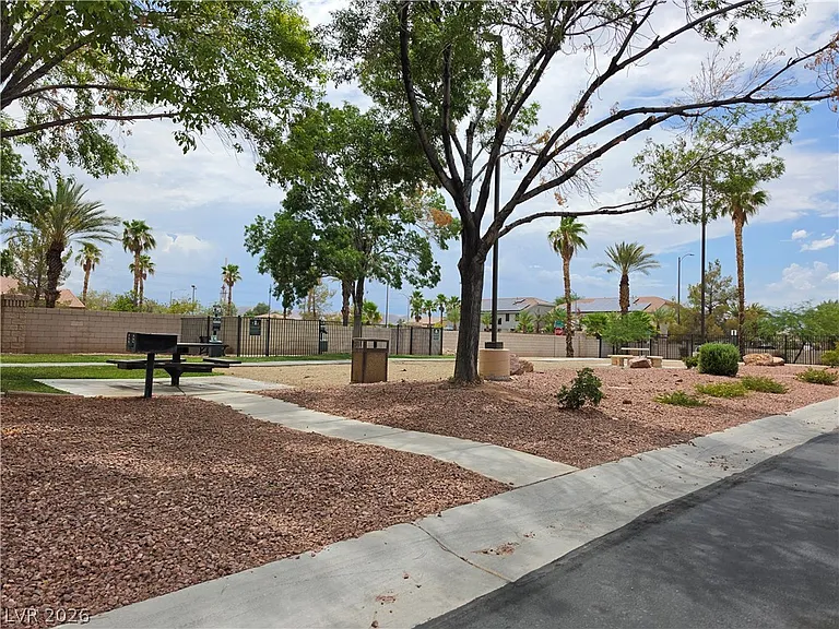 408 Roman Tree Ct — Photo 39