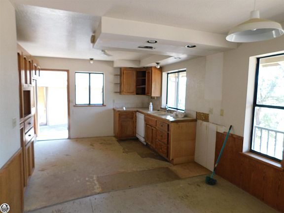 2nd image of 17970 Chapel Hill Ct