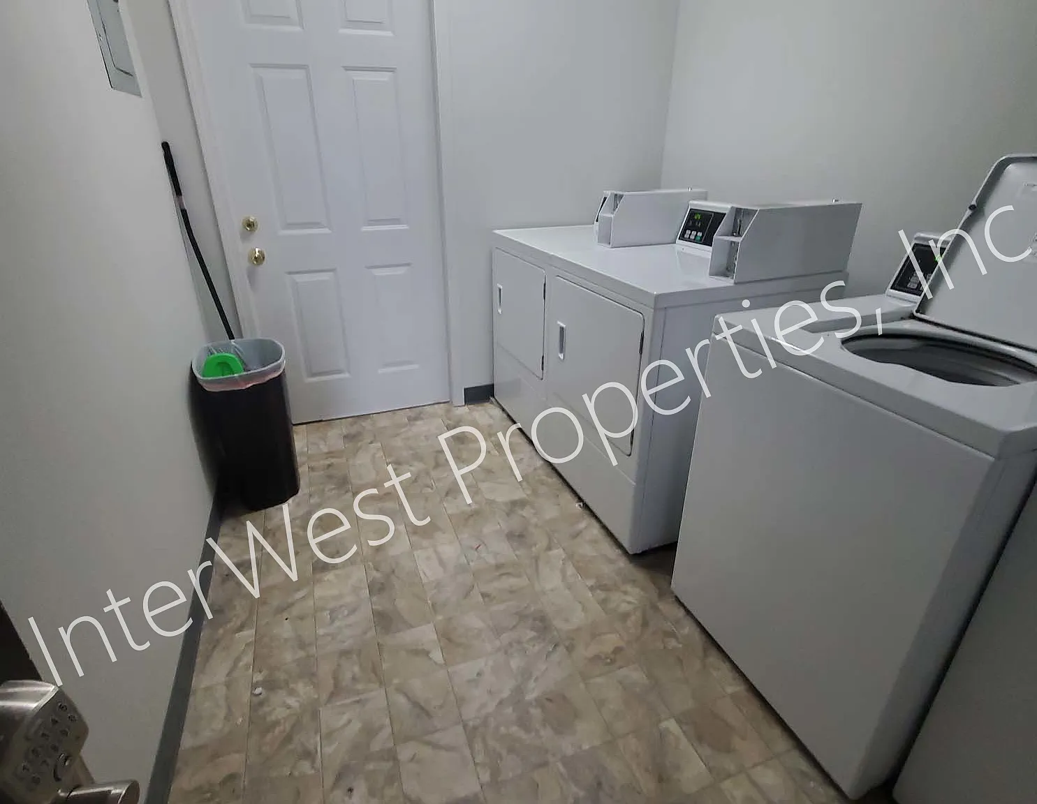 2 bed, 975 sqft, $1,395 — Photo 3
