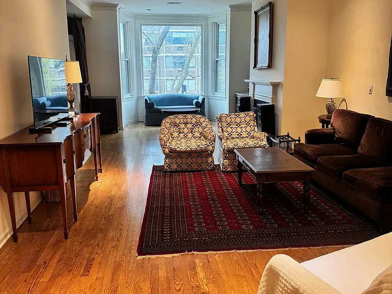 1329 N Dearborn St #3 — Photo 4
