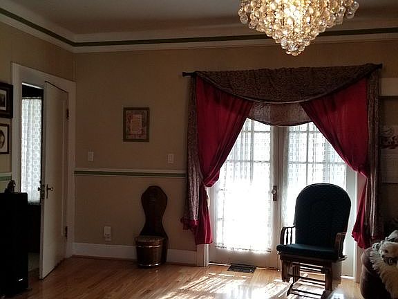 Living room to solarium