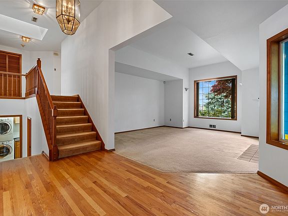4th image of 4701 Osprey Drive NE