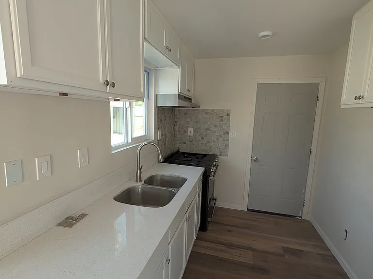 1215 E Avenue R4 #B — Photo 3