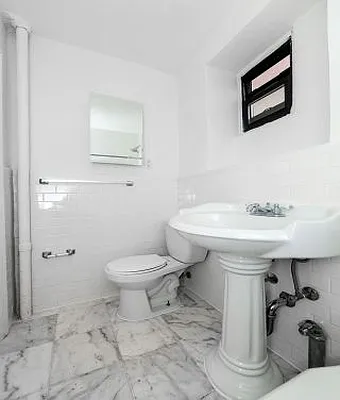 Rented by Icon Realty Management | media 10