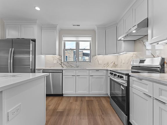 5th image of 222 S Western Ave Unit B