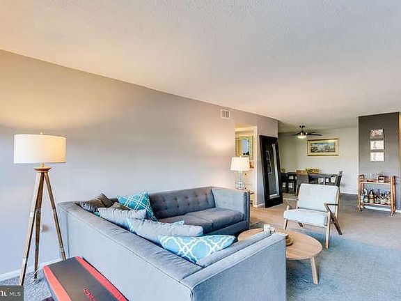 5th image of 1300 Army Navy Dr APT 502