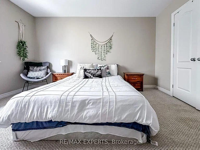 640 Halloway Dr — Photo 32