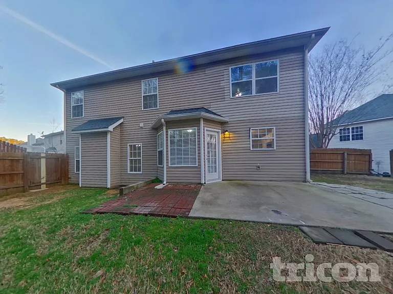 432 Rolling Stream Dr — Photo 17
