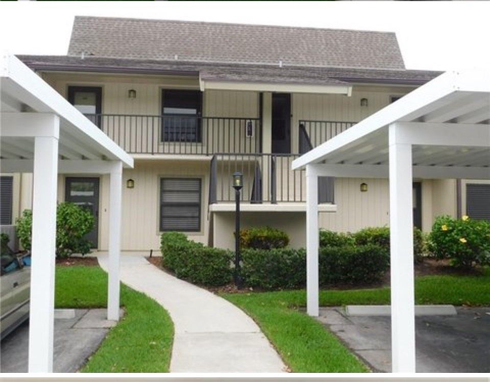 30 Plantation Dr APT 104