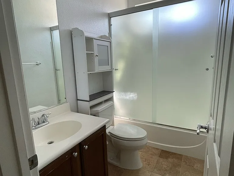 832 Hawkins Dr — Photo 5