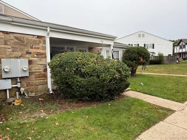 2 Ticonderoga Court, Ridge, NY 11961