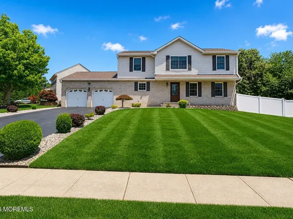 1 Treeview Lane, Cliffwood, NJ 07721