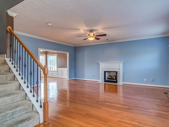 3rd image of 712 Draperstown Dr