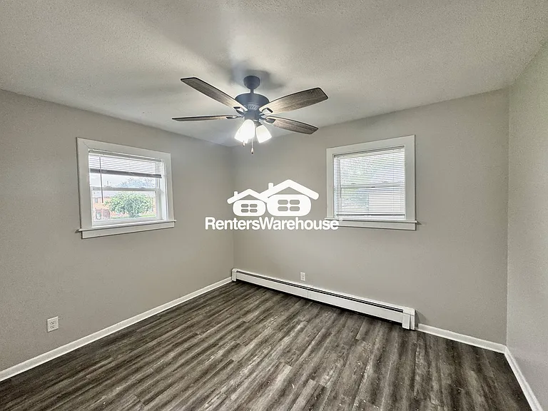 114 NW College Ave #8 — Photo 5