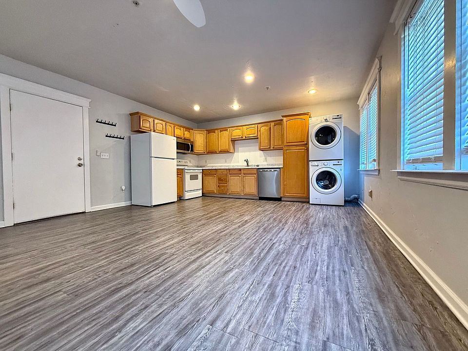 1st image of 505 NW 27th St #102