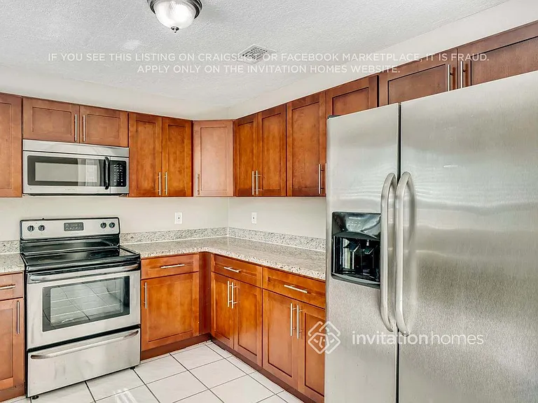 13776 SW 145th Ter — Photo 4