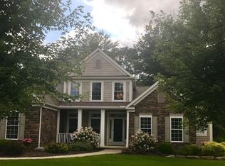 74 Walden Ridge Dr, Hinckley, OH 44233