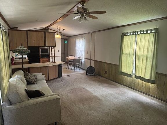 5th image of W211N11783 Hilltop Cir
