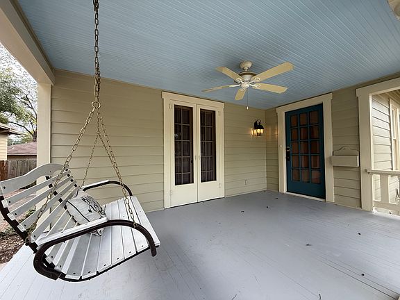 2nd image of 334 W Gramercy Pl