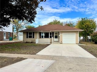 3112 Oak Ave, Mattoon, IL 61938