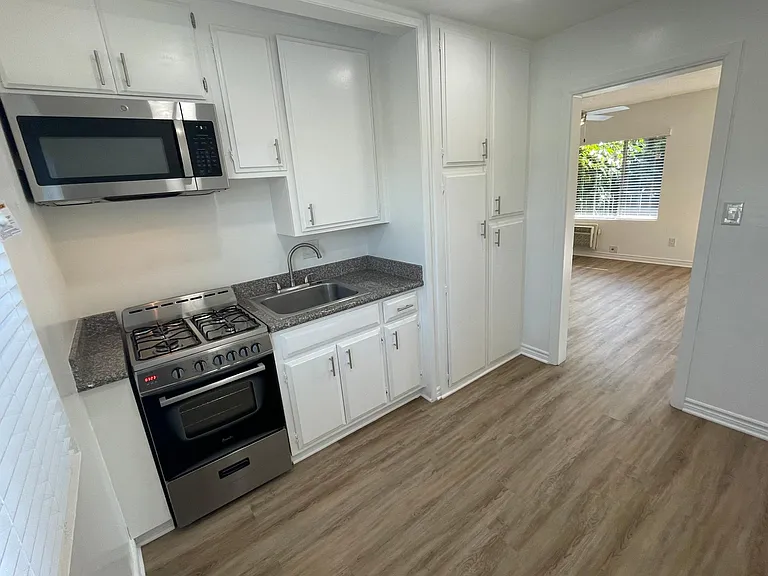 Charter House — Photo 13