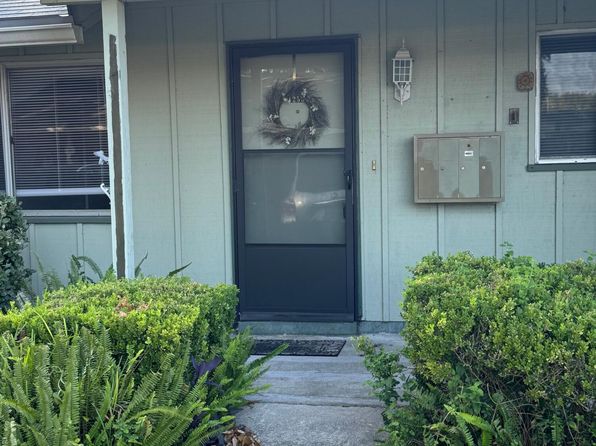 1255 The Grove Rd