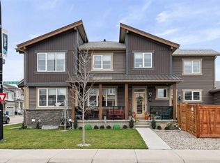 261 W Carrington Cir NW, Calgary, AB T3P0Y6
