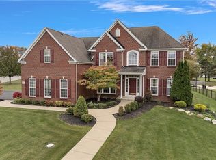 67 Breezewood Dr, Orchard Park, NY 14127