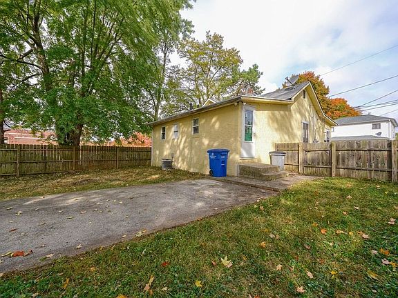 4th image of 7463 Broadwyn Dr