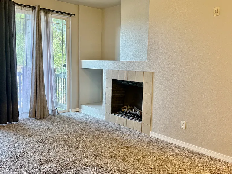 2133 Krisron Rd #B-207 — Photo 3