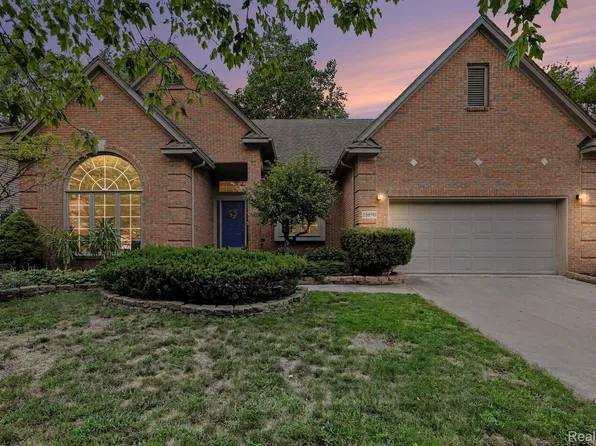 25890 Abbey Dr, Novi, MI 48374