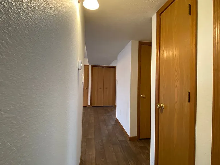 275 Woodridge Ct — Photo 5