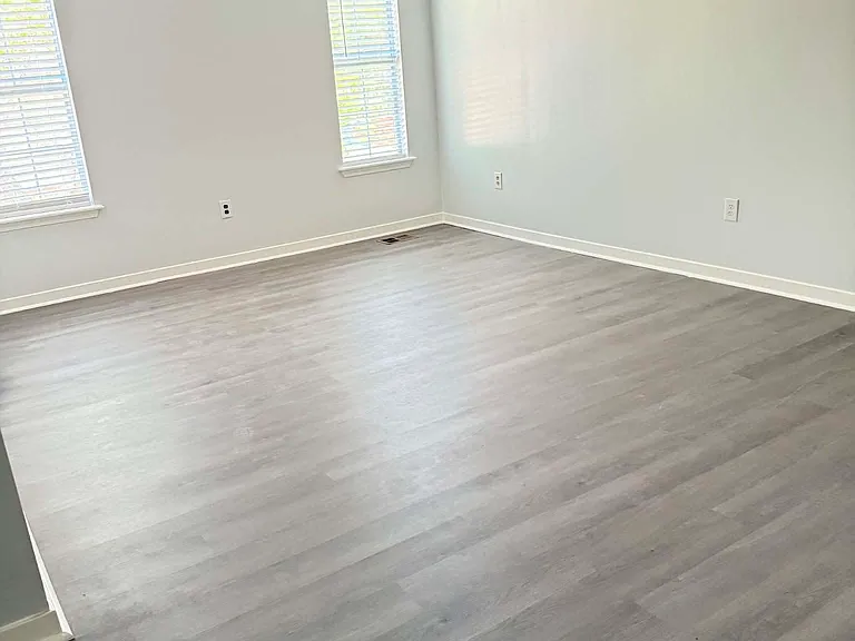146 Ripon Ct — Photo 15