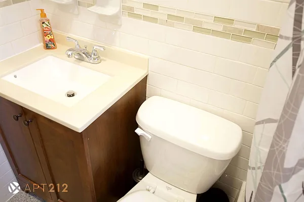 Rented by APT212 INC | media 30