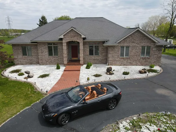 52590 North Ave, Macomb, MI 48042