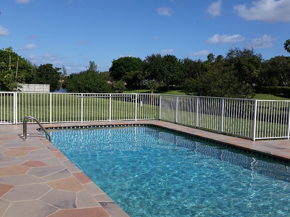 2nd image of 22258 Waterside Dr