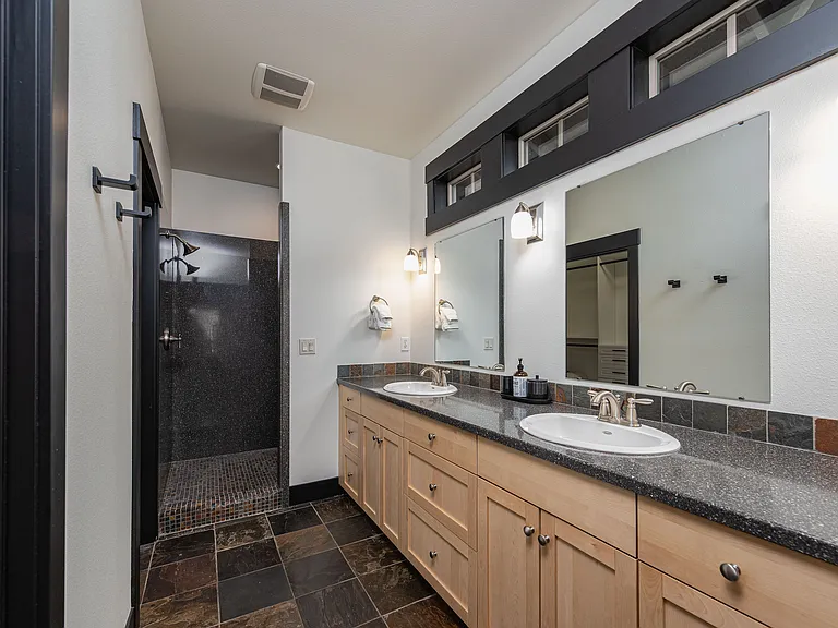 2340 NW Bens Ct — Photo 18