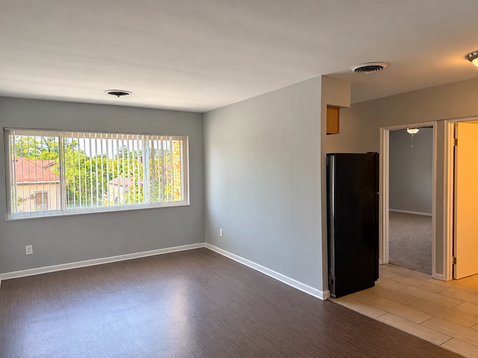 2596 Madison - Rookwood Court — Photo 4