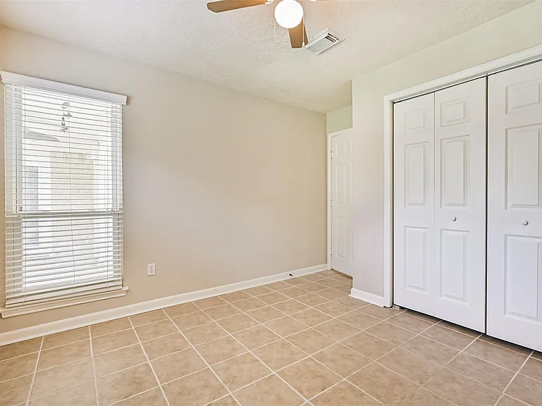 1113 N Heron Dr — Photo 27