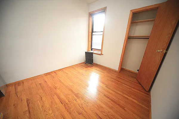 Rented by Metropolitan Realty | media 1