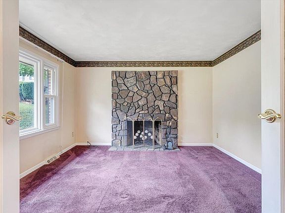 5th image of 5219 Foxtail Ln