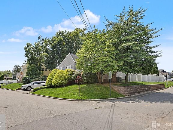 3rd image of 92 Silver Lake Ave
