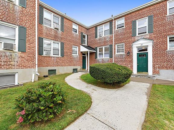 5th image of 260 Church St APT 3E2