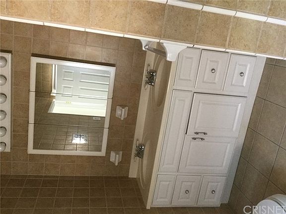 5th image of 1124 E Elmwood Ave